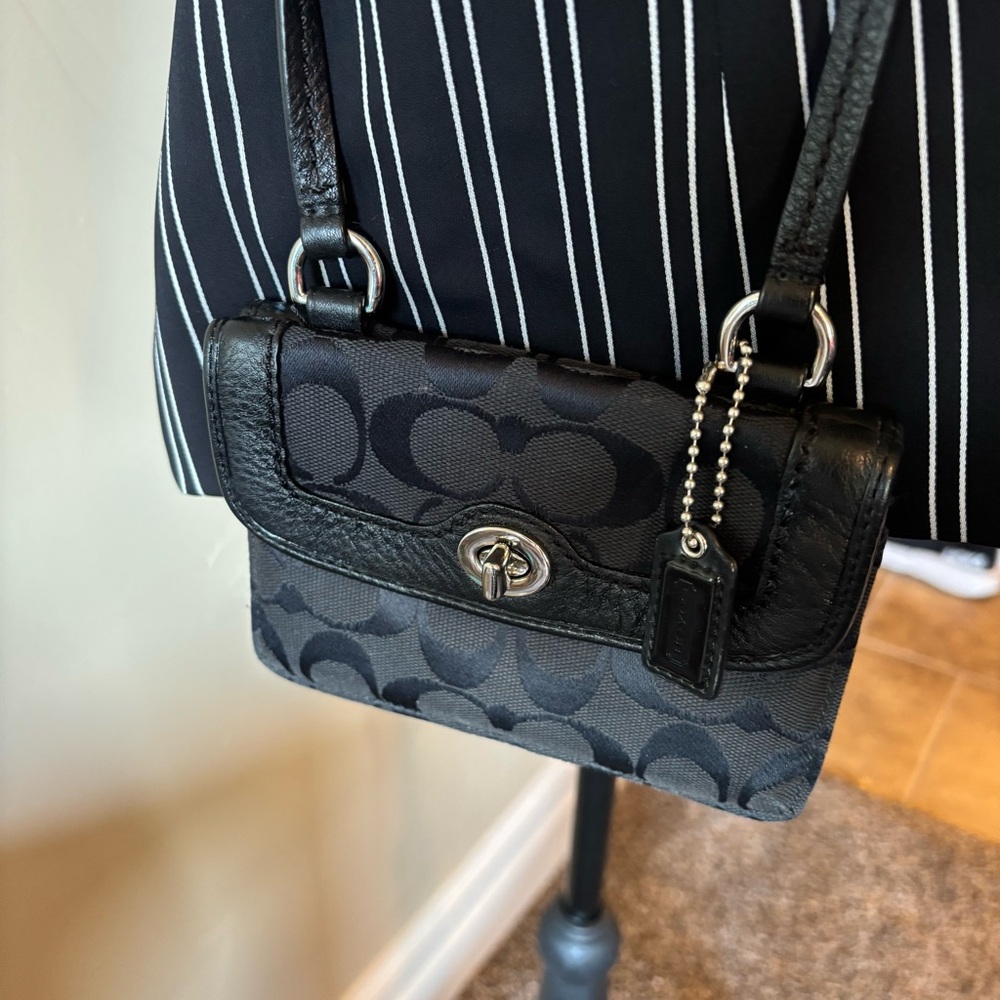 COACH Signature canvas with leather trim Crossbody Bag/Wallet Style F49551